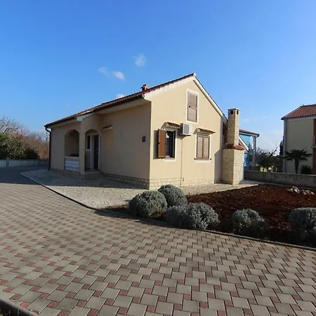 Holiday Home Suric *