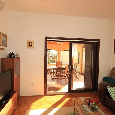 Ferienhaus Holiday Home Suric