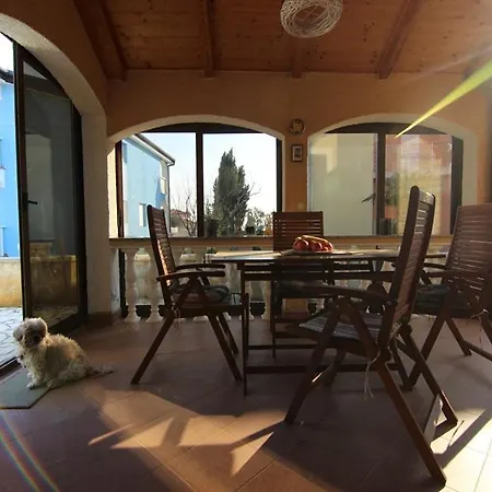 Holiday Home Suric Vikendica