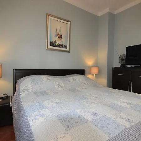 Nyaraló Holiday Suric