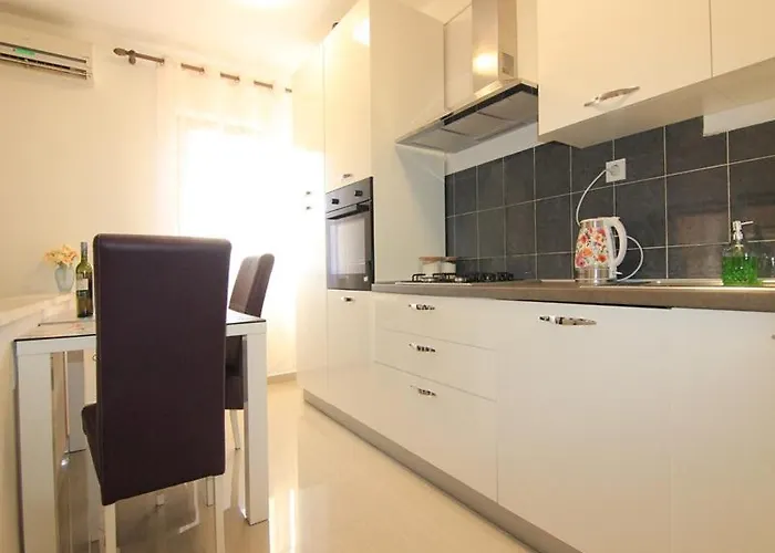 Nyaraló Holiday Suric Privlaka