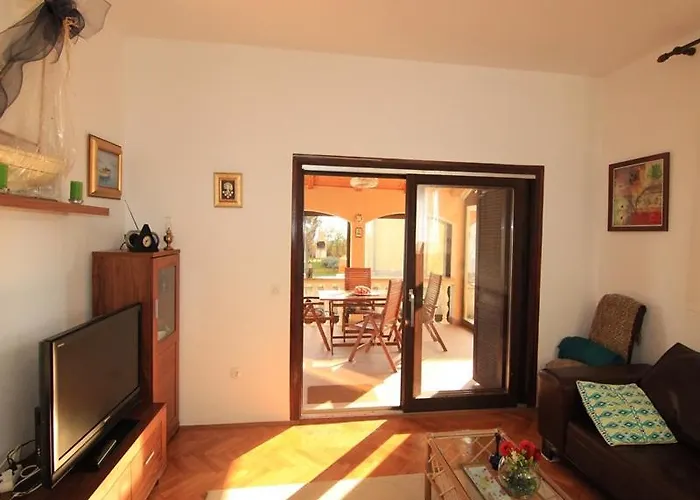 Nyaraló Holiday Suric